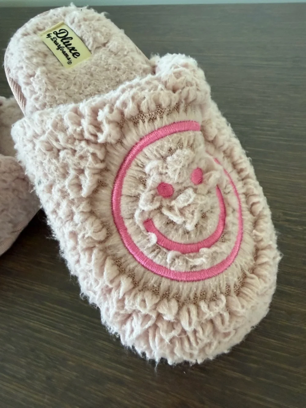 dearfoams Kids Blush Plush Smiley Slip-On Slippers Size 13-2